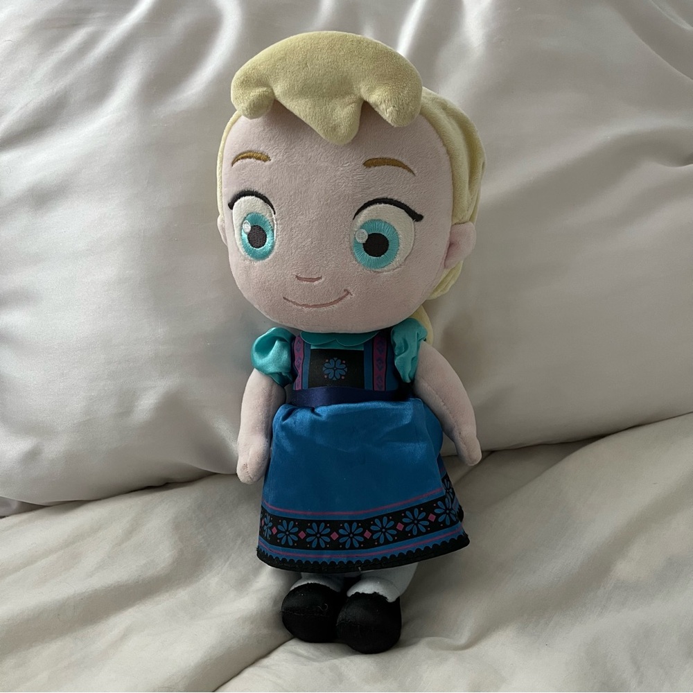 DISNEY Frozen Elsa Plush Doll